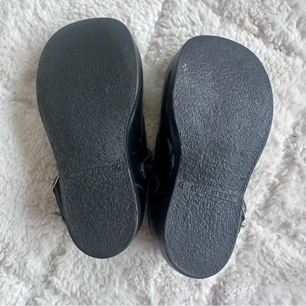 Vintage | Black Heart Cut-Outs Shiny Baby Shoes | Size 4